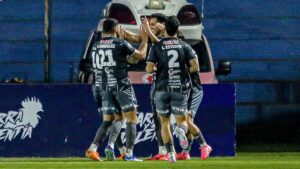 ¡Papelón en el Río Parapití! El 2 de Mayo toca fondo y cierra el Apertura con una de sus peores versiones