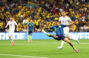 Colombia consigue su segundo triunfo para Sudamérica al vencer a Uzbekistán en el Mundial de Fútbol.