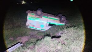 Ambulancia del Hospital Regional de Concepción vuelca en ruta PY09 sin heridos