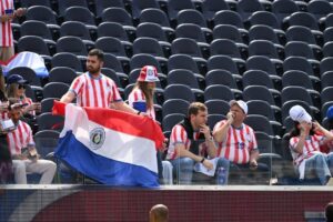 Camilo Pérez apoya a selección paraguaya en partido clave de Mundial 2026