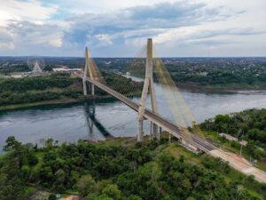 Codetri urge a Paraguay y Brasil abrir el Puente de la Integración