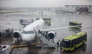 Detenido un turista español en el aeropuerto de São Paulo por proferir insultos racistas