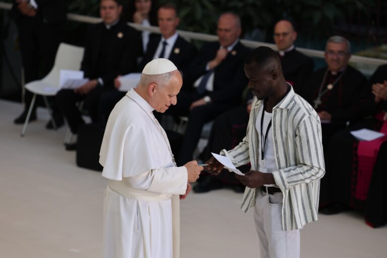 El Papa elige un centro para inmigrantes y personas sin hogar para su primera visita: “Quien está en Madrid es de Madrid”