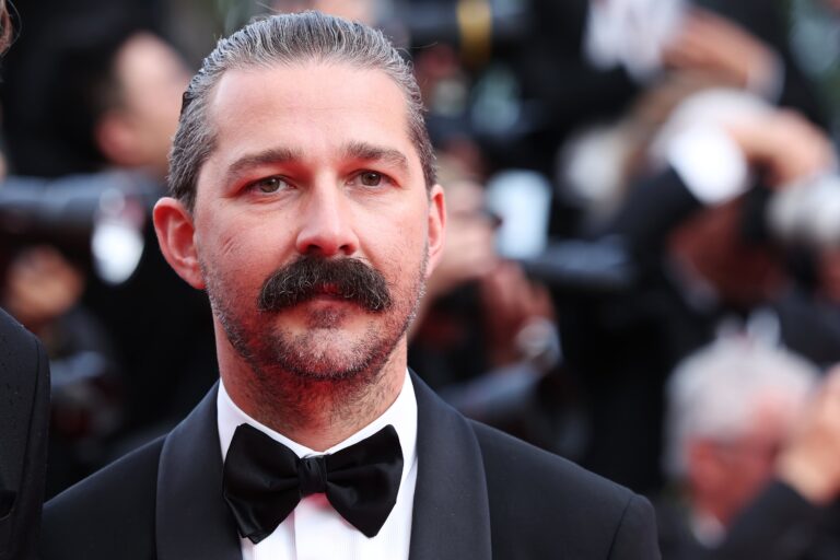 El actor Shia LaBeouf se declara culpable de sus ataques en un bar de Nueva Orleans: evita la cárcel pero no la libertad condicional