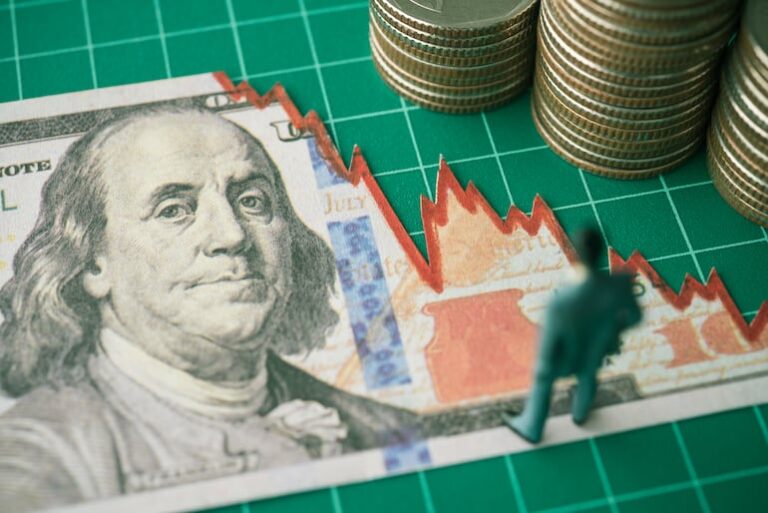 Exportadores piden intervención mínima del BCP ante caída del dólar en Paraguay
