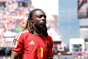 Doku, jugador mundialista, se encuentra en Londres para el nacimiento de su primer hijo durante el Mundial de Fútbol.