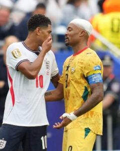 ¿Por qué Almirón recibió tarjeta roja y Bellingham no fue sancionado por cubrirse la boca? – Fútbol Internacional