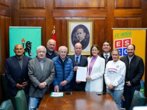 Galli renuncia a candidatura en Asunción y apoya a Soledad Núñez