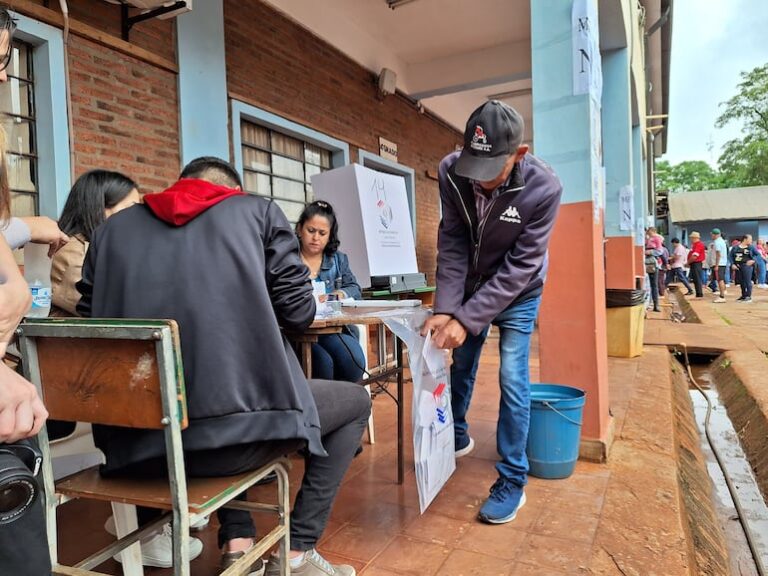 IPS alerta sobre riesgos de concentrar fondos en Ueno Bank en Paraguay