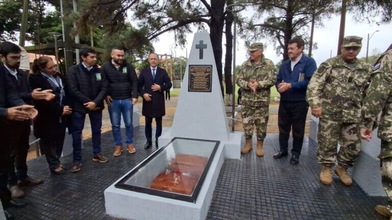 Inauguran mausoleo en Yabebyry en honor a Pastora Céspedes y su hijo