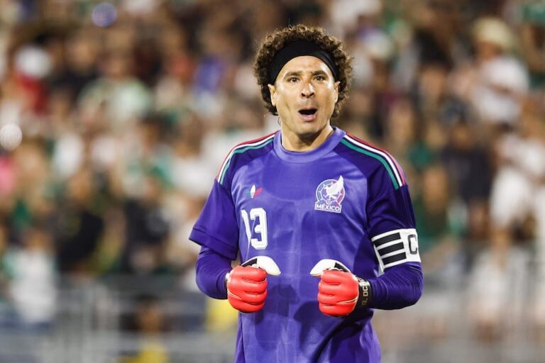 Guillermo Ochoa, que disputará su sexta Copa del Mundo, lidera la convocatoria de México para el torneo.