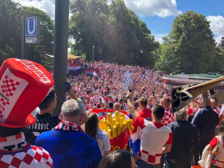Fiesta y euforia de los croatas en Dallas previo al partido contra Inglaterra – Copa del Mundo de Fútbol