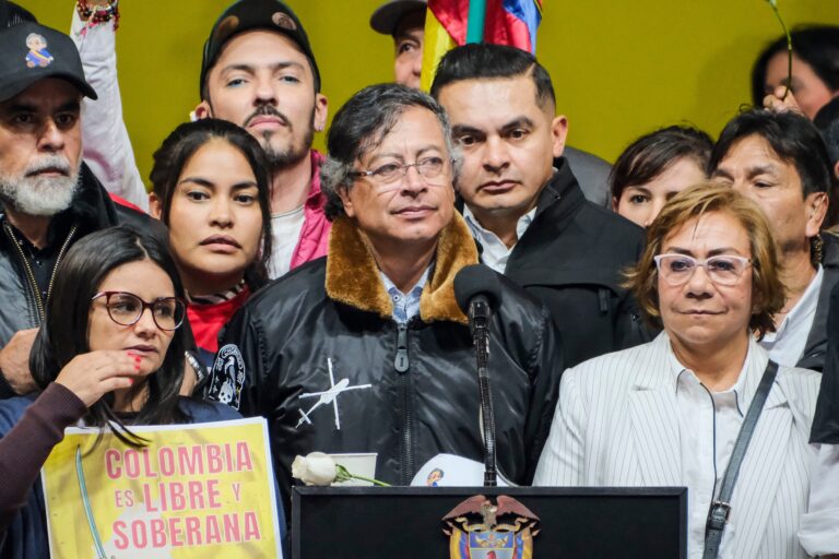 Petro cede en su obstinación y rechaza idea de convocar a una Asamblea Constituyente
