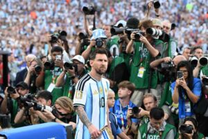 Lionel Messi hace historia al ser el primer jugador en participar en seis Copas del Mundo.