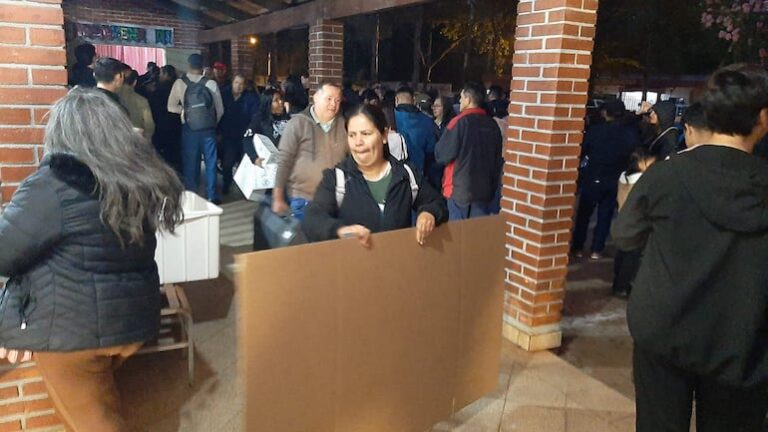 Retardos marcan votación en el Centro Educativo José Gaspar en Ciudad del Este