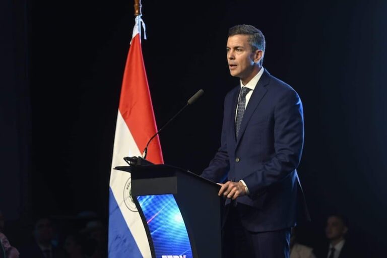 Santiago Peña defiende gestión económica en Feria Empresarial del Paraguay 2026