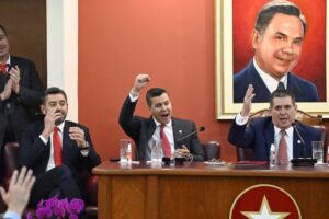 Santiago Peña presentará informe anual ante Horacio Cartes el 17 de junio