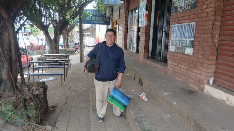 Trabajador de Coronel Oviedo critica informe económico de Santiago Peña