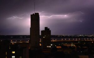 Vigilancia de la Salud emite recomendaciones ante lluvias y tormentas eléctricas en Paraguay