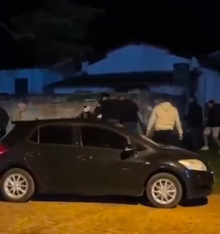 Violencia y disturbios marcan jornada electoral en Quyquyhó frente a local de votación