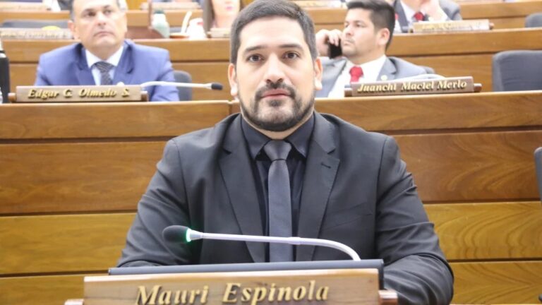Fiscalía acusa al diputado Mauricio Espínola de homicidio culposo.