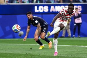 Albirroja sufre dura derrota en su reestreno en el Mundial.