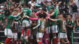 México derrotó a Sudáfrica en el debut, creando historia deportiva.
