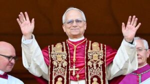 El Papa aconseja a jóvenes sobre adicción a teléfonos móviles.