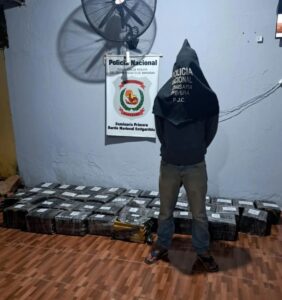 Automovilista detenido con tobillera electrónica y 504 kilos de marihuana.