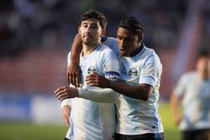 Mathías Villasanti anotó después de casi dos años, pero Gremio perdió frente a Bolívar en la Copa Sudamericana.