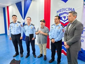 La Universidad Interamericana y la Policía Nacional firman un acuerdo.