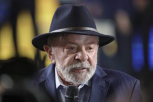 Lula sugiere a Ancelotti incluir un «jugador muy combativo» en la convocatoria para el próximo Mundial.