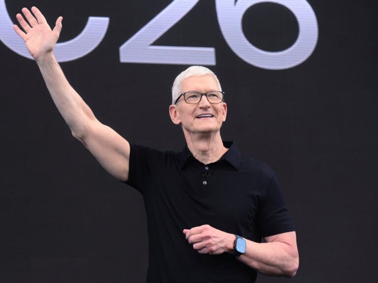 Apple acecha el liderazgo bursátil de Nvidia con su primer iPhone plegable