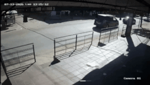 Dos jóvenes heridos en accidente de motocicleta en Luque sin casco