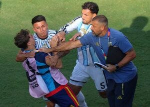 Las críticas a la selección argentina dan alas a la ultraderecha de Milei