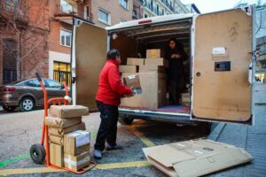 Los latinoamericanos afiliados a la Seguridad Social superan por primera vez a los europeos