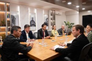 Peña y Martínez Simón se reúnen para fortalecer Registro Unificado Nacional en Paraguay