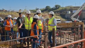 Santiago Peña visita obras de Yacyretá y respalda candidatura de Alliana