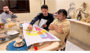 Carlos Bernardo supervisa los últimos ajustes del proyecto del Hospital Escuela de la Universidad Interamericana