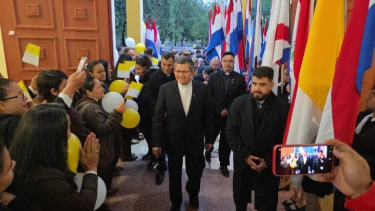 Emotiva recepción a monseñor Cristino Ramos González, nuevo obispo concepcionense.