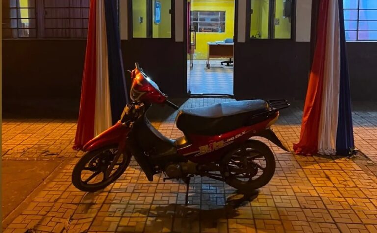 Recuperan moto de periodista en Pedro Juan mediante rastreo satelital.