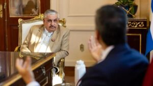 Peña respalda a Fretes ante críticas por no informar sobre IPS.