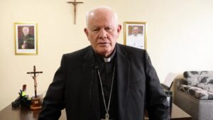 Papa León XIV acepta renuncia del obispo peruano señalado por abusos.