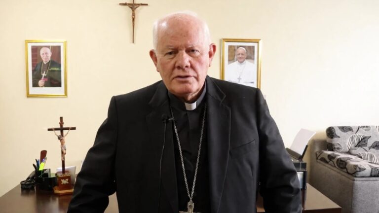 Papa León XIV acepta renuncia del obispo peruano señalado por abusos.
