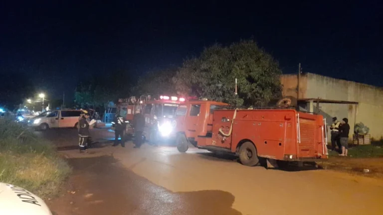 Incendio en depósito de Pedro Juan Caballero es controlado rápidamente.