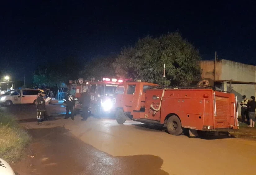 Incendio en depósito de Pedro Juan Caballero es controlado rápidamente.