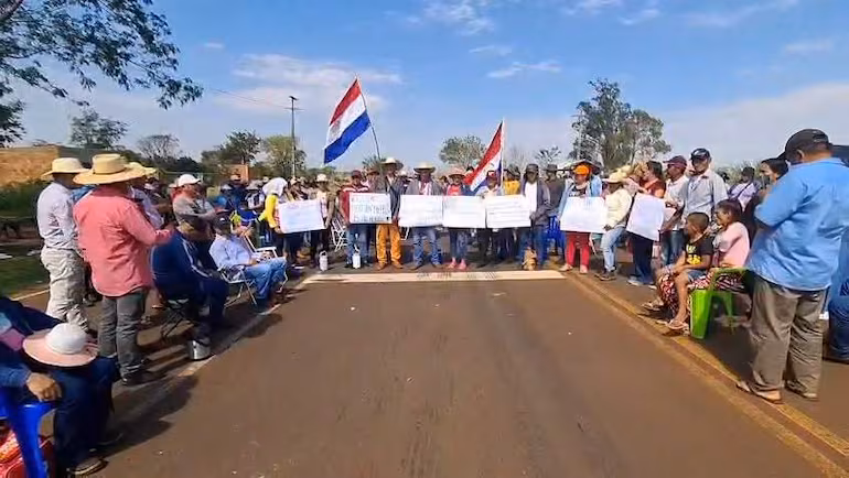 Karapaí levanta bloqueo tras acuerdo por mejora en salud