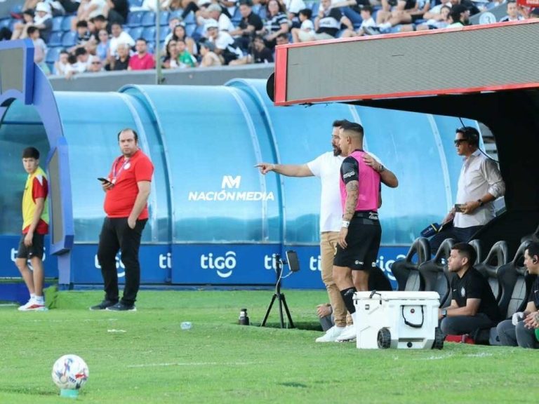 Derlis González se lesiona y no juega en el partido