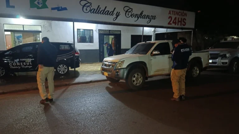 Mujer detenida por intento de asesinato a su padre en