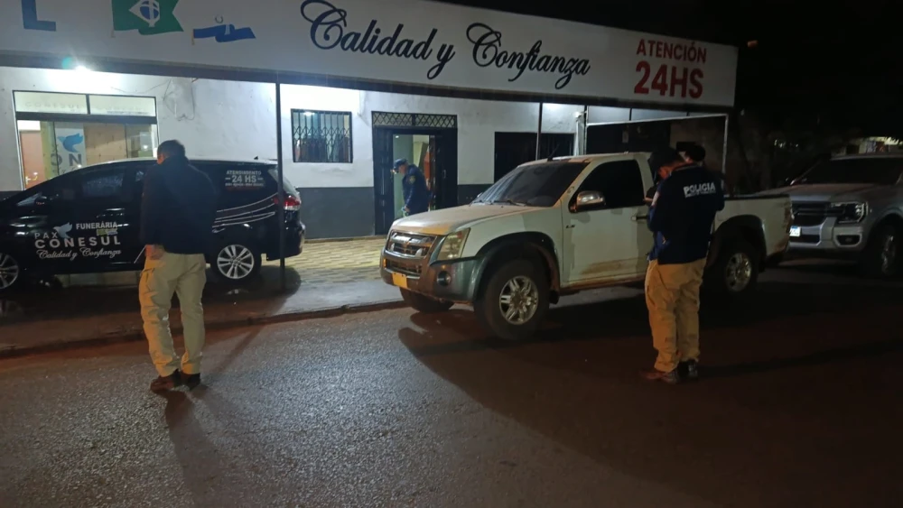 Mujer detenida por intento de asesinato a su padre en